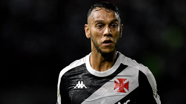 Souza quer mudar de posição e jogar na zaga